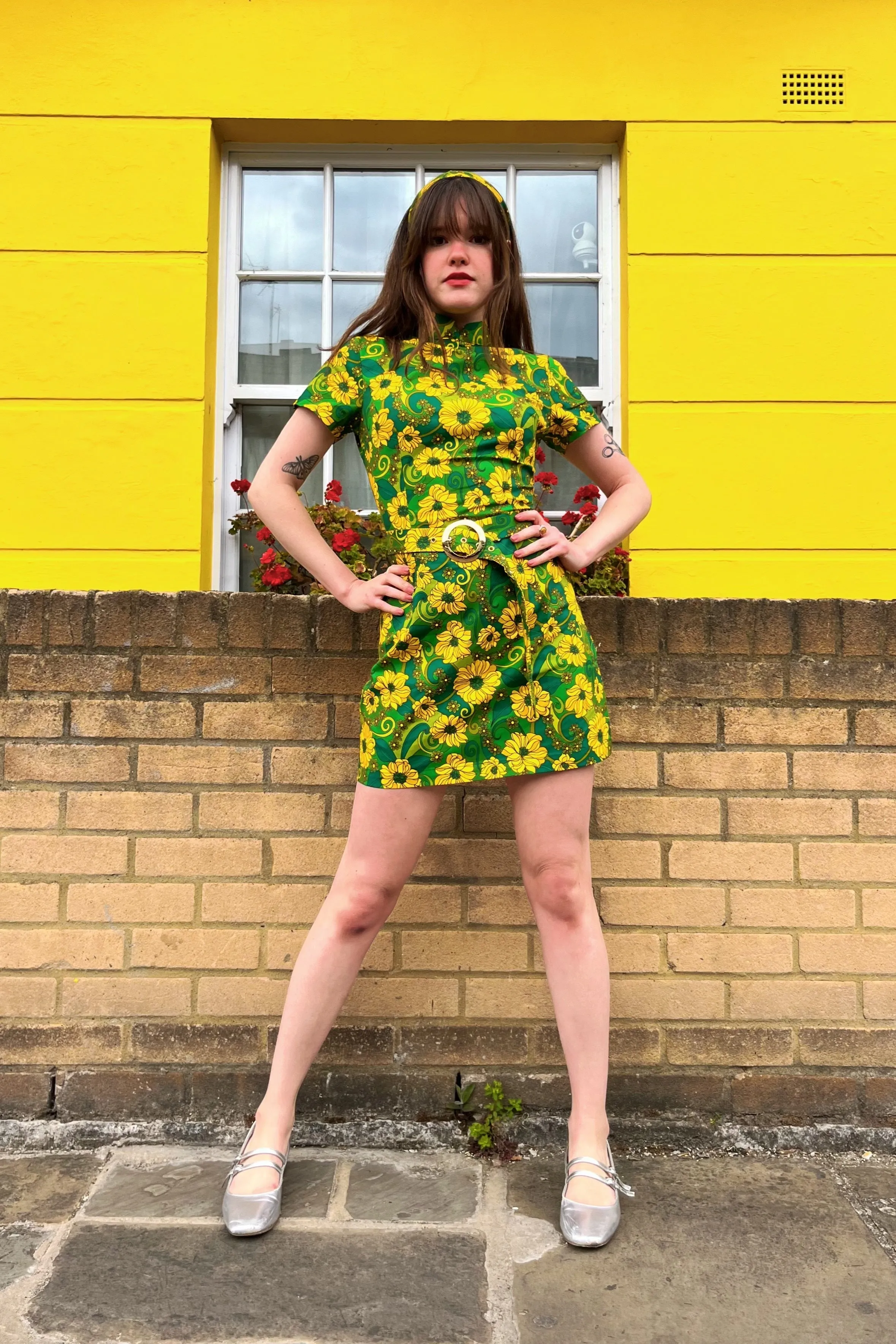 Exclusive 'Lulu' Ivy Green Sunflower - Dress Cold-Shoulder Fitted Design