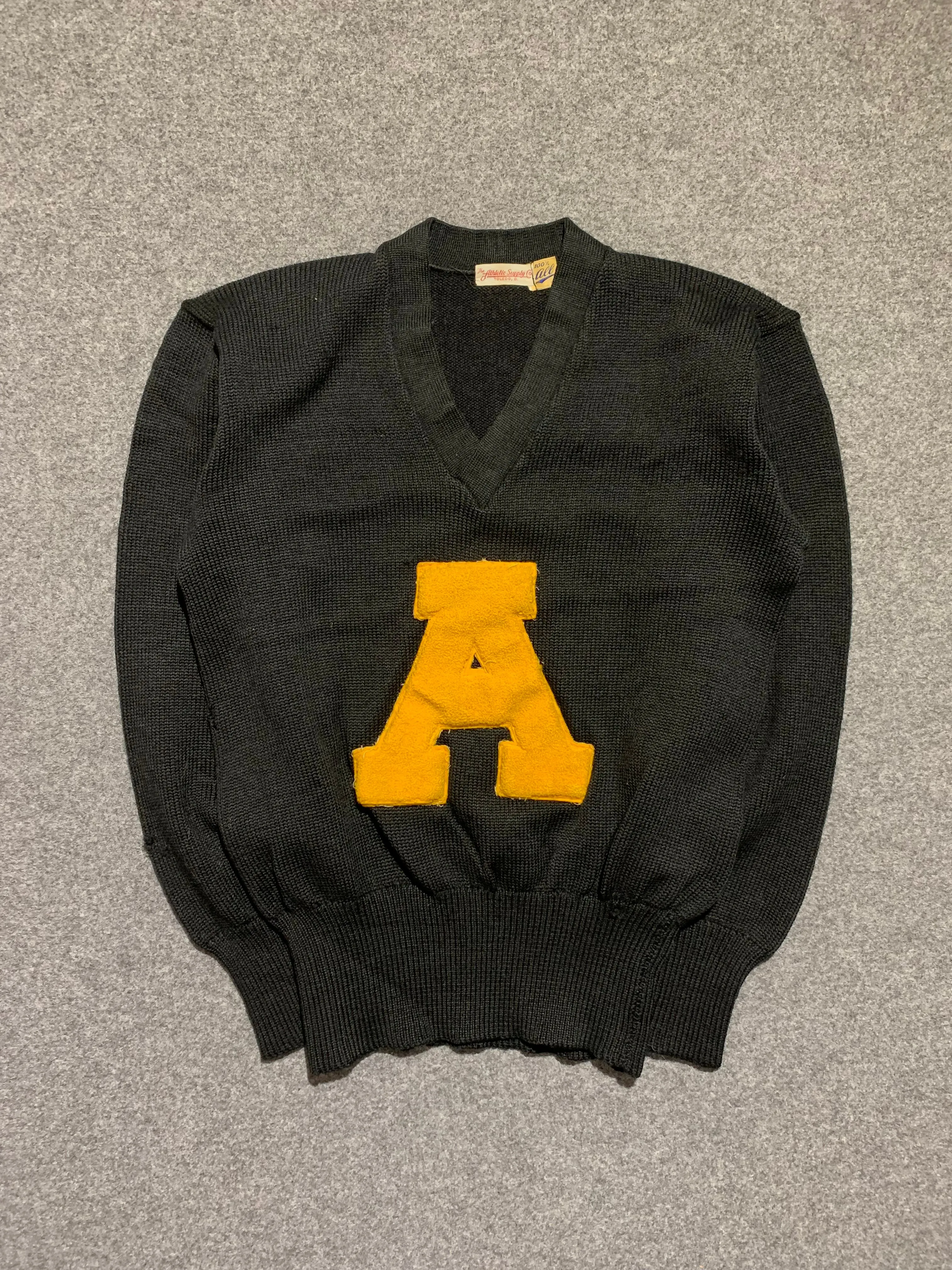 AntiPilling Treatment Weekend Comfort Vintage 70??s Letterman sweater