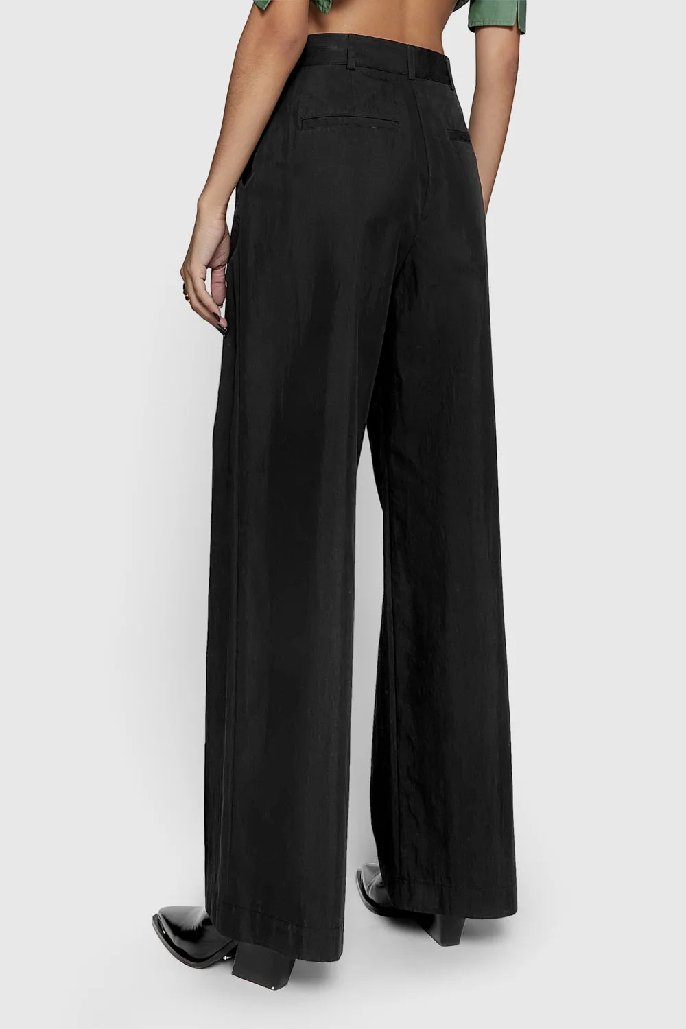 Walker Pleated Wide Leg Pant Cool Nylon