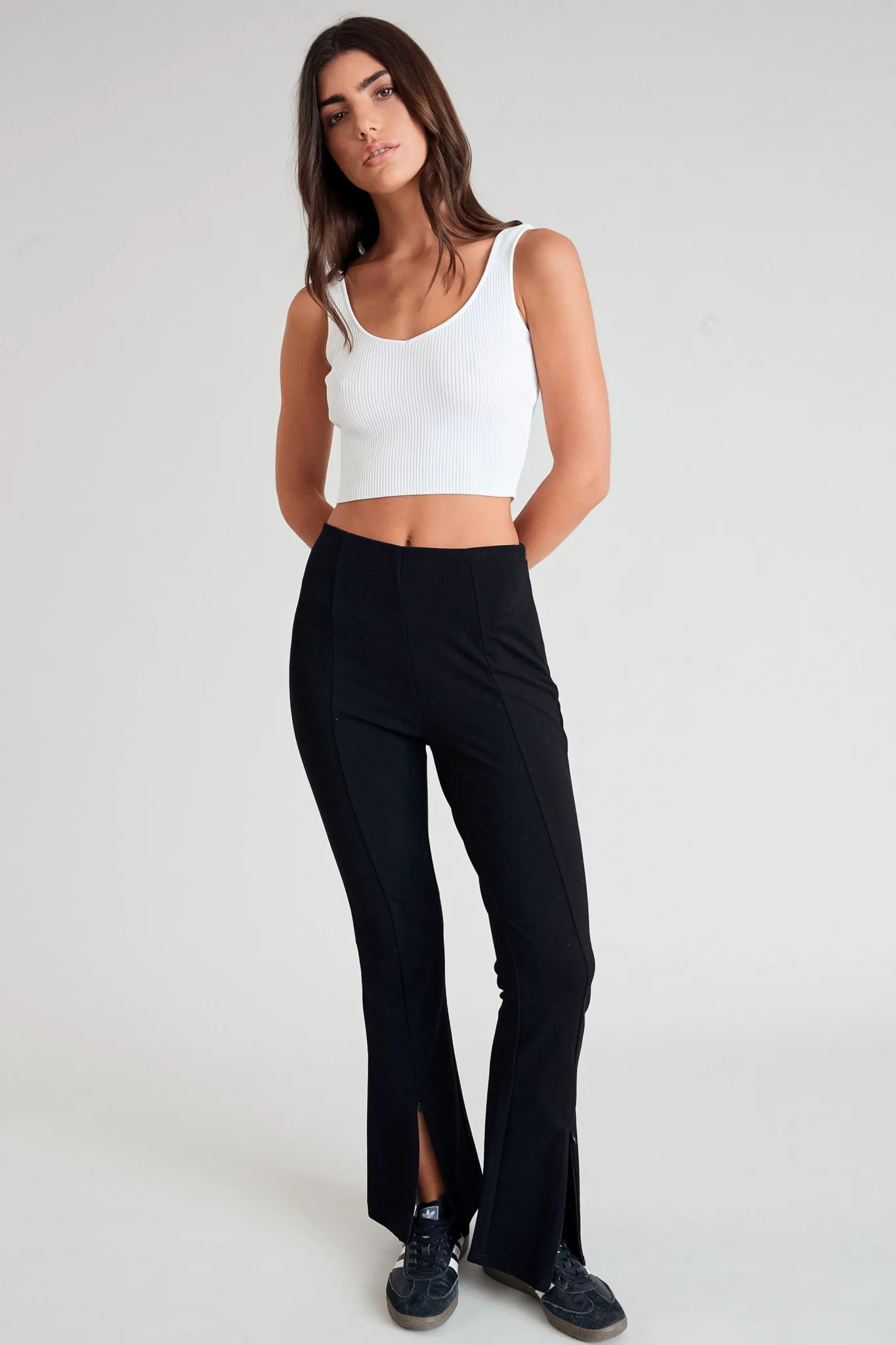 SnagFreeFabric Fine Knit Flare Zip Pant (Black)