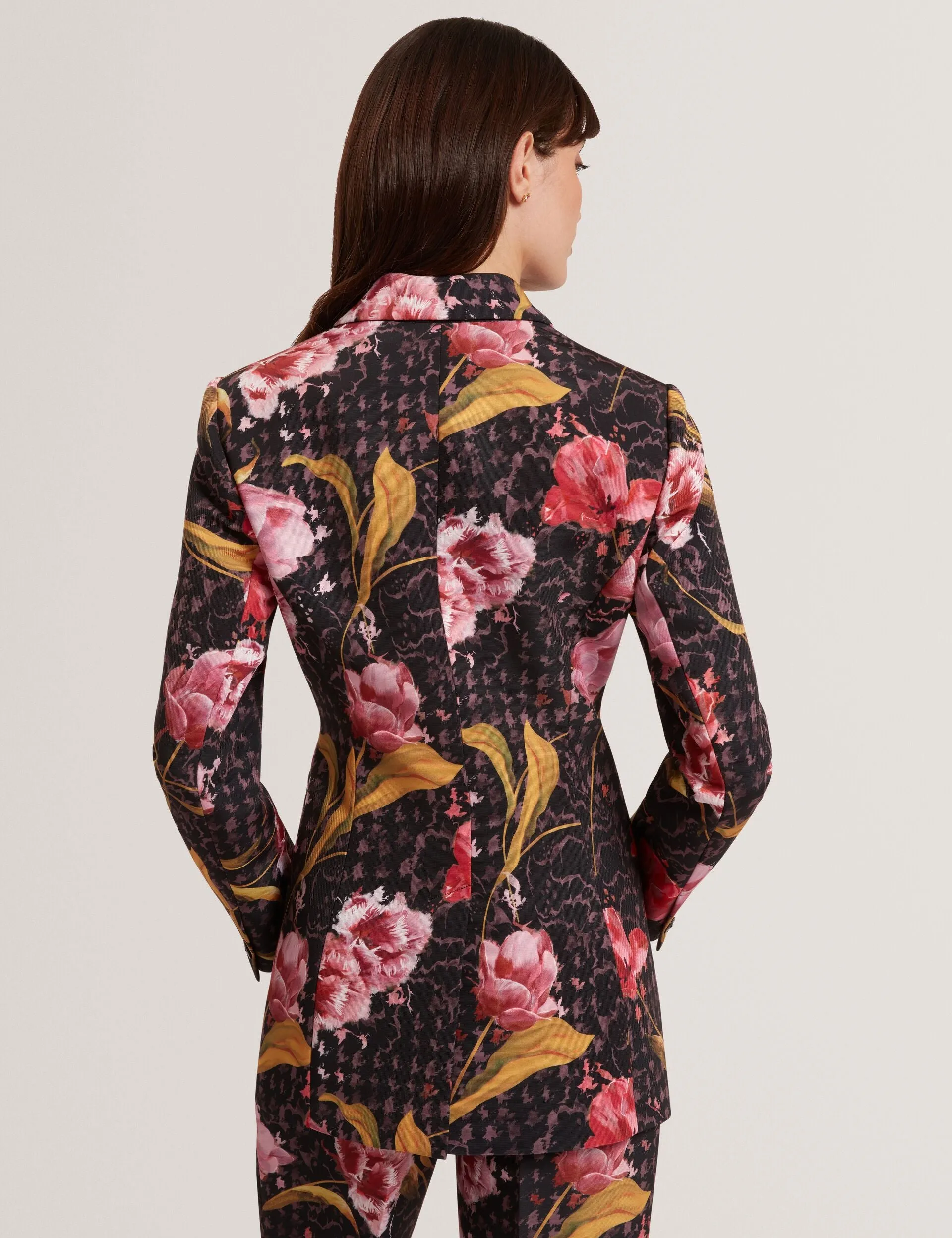 KWARI | BLACK Active Wear Quilted Interior Layer