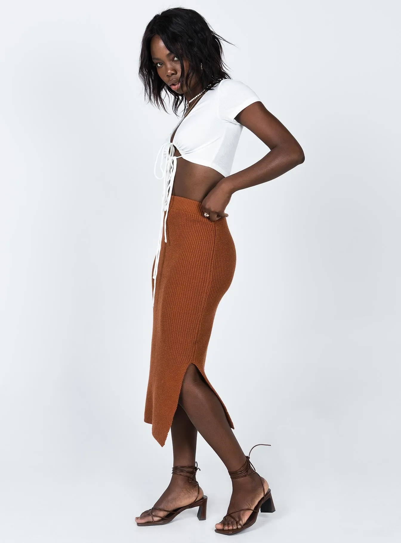 Zanna Midi Skirt Brown Outfit Vibes